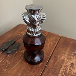 💚Avon Vintage The Queen Chess Piece Decorative Bottle